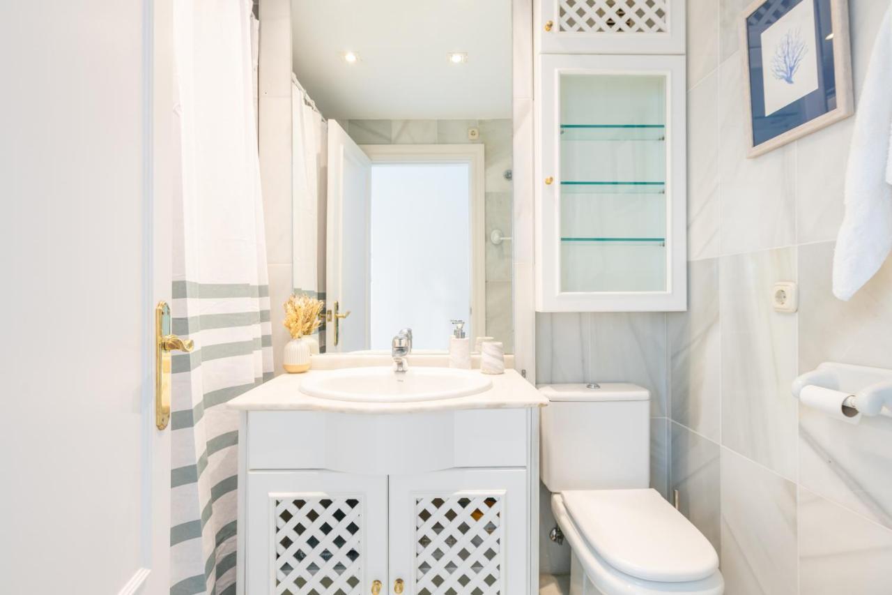 Apartamento Familiar Vistas Al Mar By Rent Me Estepona Bagian luar foto
