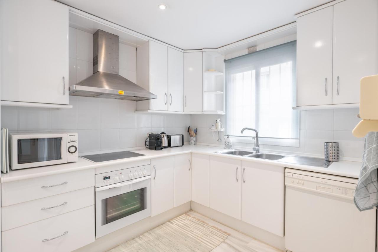 Apartamento Familiar Vistas Al Mar By Rent Me Estepona Bagian luar foto