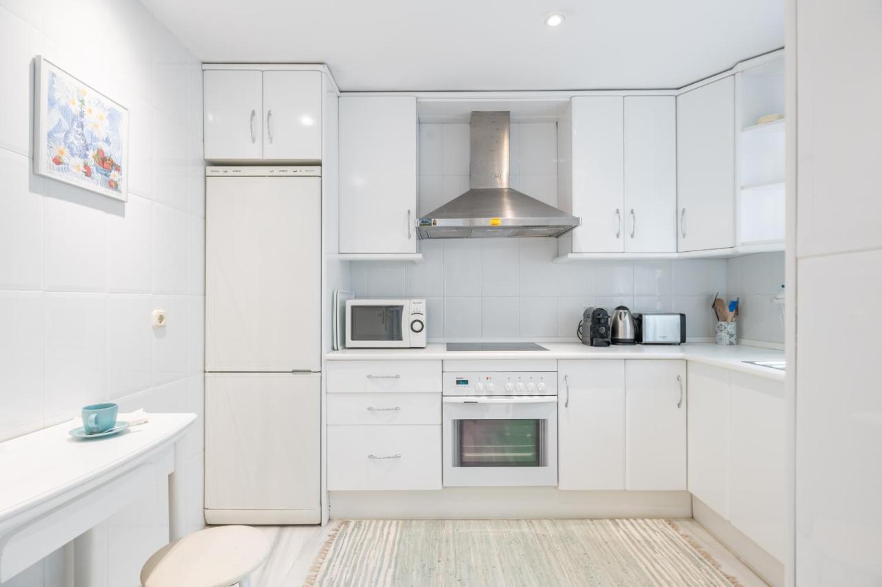 Apartamento Familiar Vistas Al Mar By Rent Me Estepona Bagian luar foto